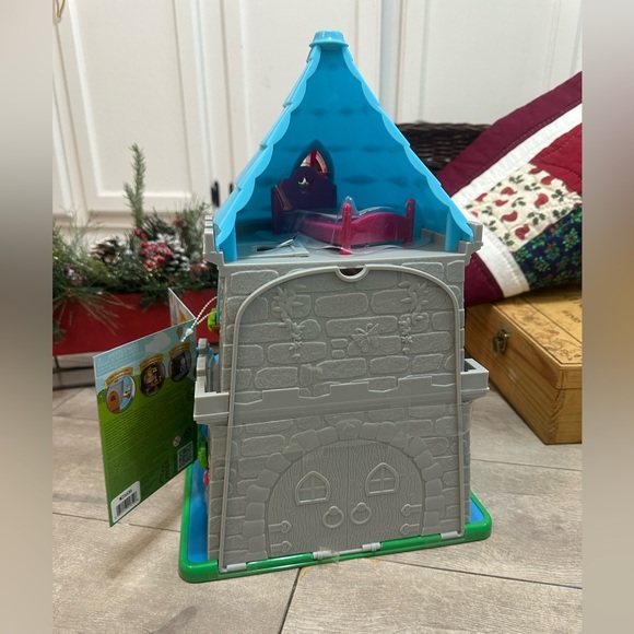 New Li'l Woodzeez Royal Series Castle & Furniture Dollhouse Playset - Picture 9 of 13